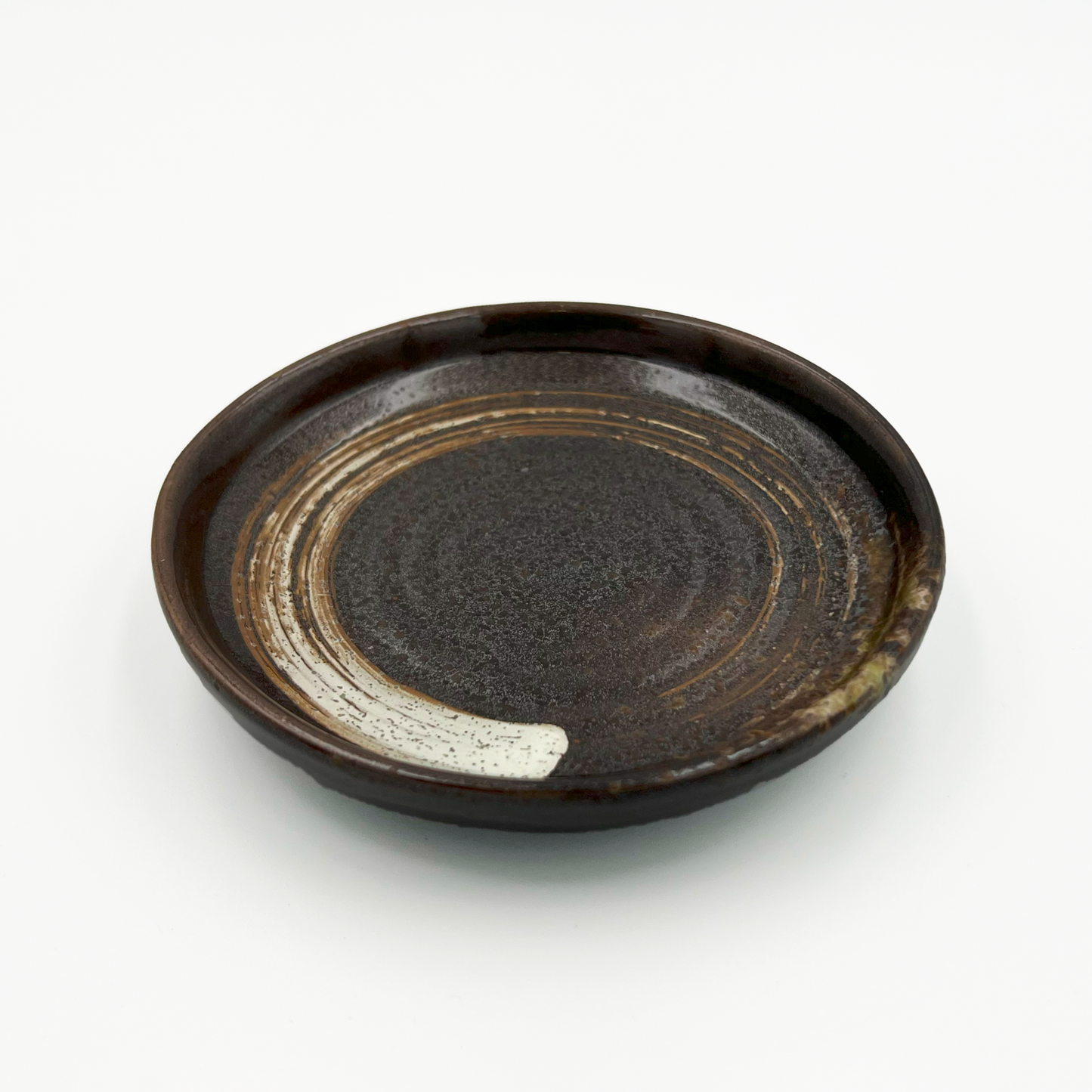 'Chairo' Round Plate - Lipped (Small)