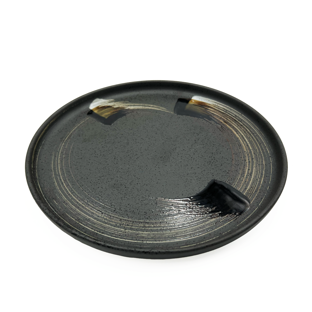 'Kurai' Round Plate - Lipped (Medium)